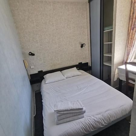 Hotel Le Tourisme Эмбрён Экстерьер фото